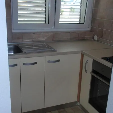 Businci 12565a Apartman
